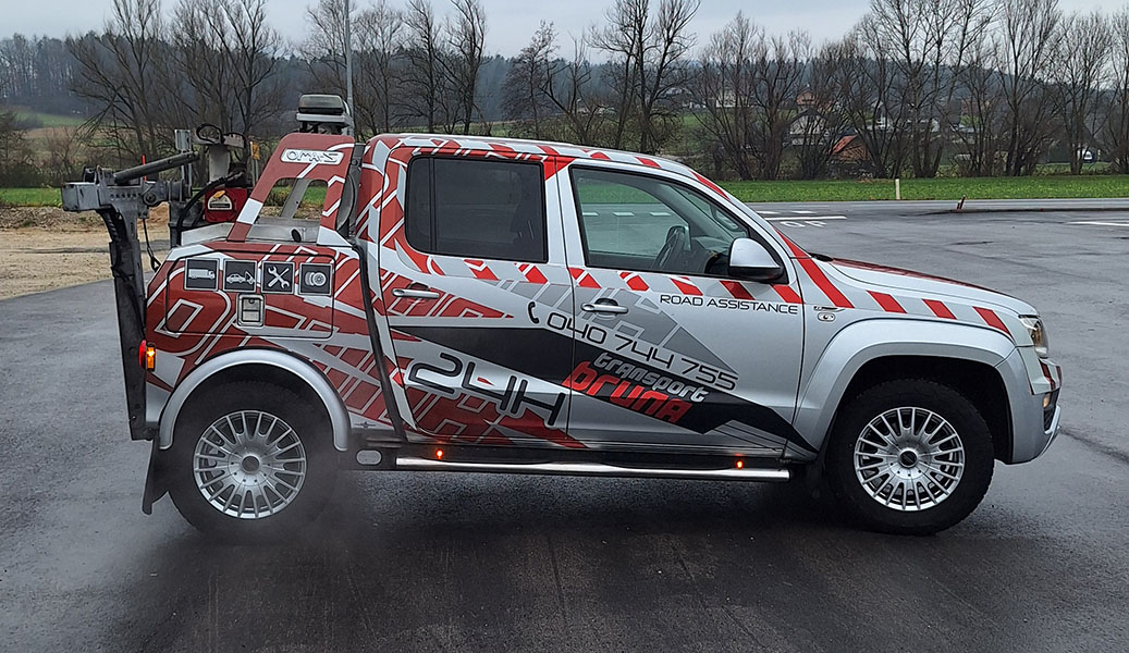 Izdelava dizajna in polepitev vlečnega vozila Amarok.-1